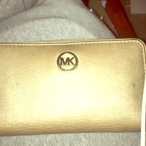Michael kors wallet
